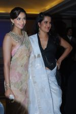 Sonam Kapoor, Sona Mohapatra at Rahul Mishra celebrates 6 years in fashion with Grazia in Taj Lands End on 26th June 2014 (524)_53ad77330632c.JPG