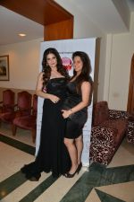 Zarine Khan launches Amethyst in India on 26th June 2014 (1)_53ad22503d349.JPG