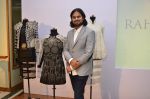 at Rahul Mishra celebrates 6 years in fashion with Grazia in Taj Lands End on 26th June 2014 (339)_53ad76af46c9a.JPG
