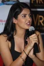 Deeksha Seth at Lekar Hum Deewana Dil movie press meet in Hyderabad on 27th June 2014 (68)_53ae72df80b5e.jpg