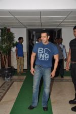 Salman Khan at Sidharth Malhotra success bash at home in Mumbai on 28th June 2014 (66)_53af7e4f0c114.JPG