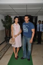 Salman Khan, Jacqueline Fernandez at Sidharth Malhotra success bash at home in Mumbai on 28th June 2014 (81)_53af7e5aa9b16.JPG