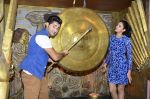 Deeksha Seth, Armaan Jain promote Lekar Hum Deewana Dil on the sets of Entertainment Ke Liye Kuch Bhi Karega in Yashraj on 30th June 2014 (122)_53b277701f94e.JPG