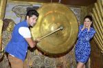 Deeksha Seth, Armaan Jain promote Lekar Hum Deewana Dil on the sets of Entertainment Ke Liye Kuch Bhi Karega in Yashraj on 30th June 2014 (128)_53b277f265add.JPG