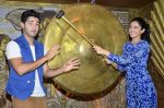 Deeksha Seth, Armaan Jain promote Lekar Hum Deewana Dil on the sets of Entertainment Ke Liye Kuch Bhi Karega in Yashraj on 30th June 2014 (152)_53b27778d8e14.JPG