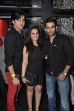 Shashank Vyas, Munisha Khatwani-Vivian Dsena at Vivian Dsena_s birthday party in Villa 69, Mumbai on 28th June 2014_53b2a12bc67a4.jpg