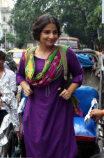 Vidya Balan in Kolkatta on 30th June 2014 (19)_53b274a4d0025.jpg