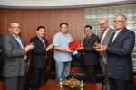 Rishi Kapoor launches IDBI bank in Mumbai on 1st July 2014 (43)_53b3e9e9ae6ed.JPG