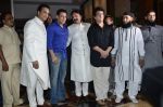 Salman Khan at Baba Siddiqui_s iftar party in Mumbai on 6th July 2014 (70)_53ba459962033.JPG