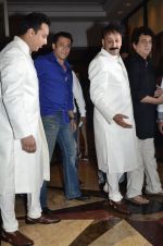 Salman Khan at Baba Siddiqui_s iftar party in Mumbai on 6th July 2014 (72)_53ba459aaed6d.JPG