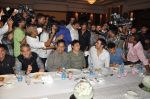 Salman Khan, Shahrukh Khan, Arbaaz Khan at Baba Siddiqui_s iftar party in Mumbai on 6th July 2014 (188)_53ba3f6e27123.JPG