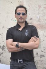 Manmeet Gulzar on location of film Sharafat Gayi Tel Lene in Andheri, Mumbai on 8th July 2014 (190)_53bcef4980bdb.JPG