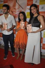 Shruti Hassan, Jackky Bhagnani at Rashmi Shetty_s book launch in Crossword, Mumbai on 11th July 2014 (113)_53c17f232451d.JPG