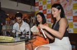 Shruti Hassan, Jackky Bhagnani at Rashmi Shetty_s book launch in Crossword, Mumbai on 11th July 2014 (89)_53c17f1c5afa7.JPG