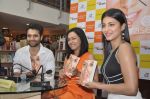 Shruti Hassan, Jackky Bhagnani at Rashmi Shetty_s book launch in Crossword, Mumbai on 11th July 2014 (91)_53c17f1ce75a3.JPG