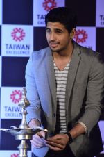 Sidharth Malhotra at Taiwan Excellence launch in ITC Parel on 10th July 2014 (35)_53c1715760e33.JPG