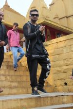 Yo Yo Honey Singh spotted at the promo shoot of his new show India_s Raw Star happening at film city Mandir on 13th July 2014  (11)_53c3a25697efd.JPG