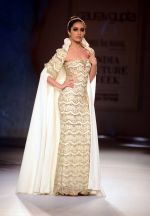 Shraddha Kapoor at Gaurav Gupta show fOR India Couture Week in Delhi on 18th July 2014 (61)_53cbc2e6215f4.jpg