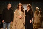 Huma Qureshi walk for Rimple & Harpreet Narula show on final day of India Couture Week in Delhi on 20th July 2014 (36)_53cd49e2445aa.jpg