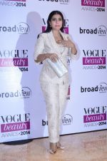Kajol at Vogue Beauty Awards in Mumbai on 22nd July 2014 (139)_53cf79ac1a5aa.JPG