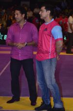 Aamir Khan, Sachin Tendulkar at Pro Kabbadi Match in NSCI on 26th July 2014 (119)_53d45eb80c2f1.JPG