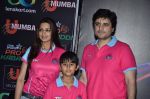 Sonali Bendre, Goldie Behl at Pro Kabbadi Match in NSCI on 26th July 2014 (153)_53d463e0e7064.JPG