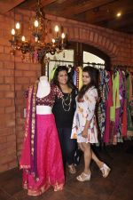 at a Spicy Sangria Pop Up exhibition hosted by Shaan and Sharmilla Khanna in Mana Shetty_s R House in Worli on 26th July 2014 (113)_53d457f15a239.JPG