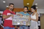 Emraan Hashmi, Humaima Malik, Kunal Deshmukh at Raja Natwarlal promotions at Radio City in Bandra, Mumbai on 30th July 2014 (99)_53da2f9a5e72b.JPG