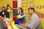 Kareena Kapoor, Ajay Devgan, Rohit Shetty at Singham Returns promotions in Radio Mirchi 98.3 on 30th July 2014 (28)_53da31da71de2.JPG