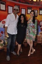 Akshay Kumar and Tamannah Bhatia snapped at Red FM with RJ Malishka in Lower Parel, Mumbai on 1st Aug 2014 (5)_53dcc07575f30.JPG
