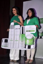 Sonali Bendre at Orliflame launch in Blue Frog, Mumbai on 1st Aug 2014 (89)_53dcccf079a95.JPG