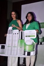 Sonali Bendre at Orliflame launch in Blue Frog, Mumbai on 1st Aug 2014 (91)_53dcccf3358f0.JPG