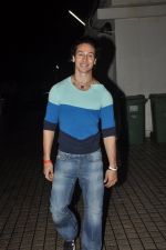 Tiger Shroff snapped in PVR on 1st Aug 2014 (25)_53dcc0171cc8f.JPG