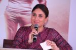 Kareena Kapoor at Singham Returns Promotional Event in Mumbai on 8th Aug 2014 (109)_53e5bb81c0531.jpg