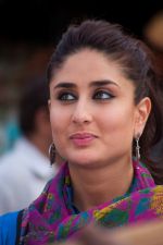 Kareena Kapoor in the still from movie Singham Returns (29)_53e5b73319b01.jpg