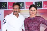 Kareena Kapoor, Ajay Devgan at Singham Returns Promotional Event in Mumbai on 8th Aug 2014 (121)_53e5baddc6452.jpg