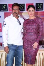 Kareena Kapoor, Ajay Devgan at Singham Returns Promotional Event in Mumbai on 8th Aug 2014 (25)_53e5bbc457f6e.jpg