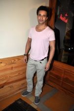Aamir Ali at Ek Haseena Thi 100 episodes completion at Eddie_s Bistro Pali Hill on 8th Aug 2014 (273)_53e76177147f0.JPG