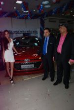 Sara Khan launches Hyundai i20 Elite in Mumbai on 11th Aug 2014 (262)_53e9ddbd677de.JPG