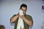 Aamir Khan launches My Marathi book in Santacruz on 13th Aug 2014 (138)_53ec52db20622.JPG