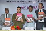 Aamir Khan launches My Marathi book in Santacruz on 13th Aug 2014 (327)_53ec552a21271.JPG