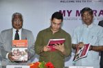Aamir Khan launches My Marathi book in Santacruz on 13th Aug 2014 (345)_53ec554210a96.JPG