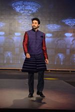 Abhishek Bachchan walks for Manish Malhotra Show in Mumbai on 14th Aug 2014 (288)_53ede89e55afa.JPG