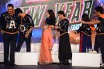 Deepika, Shahrukh, Boman, Sonu Sood at the Trailer launch of Happy New Year in Mumbai on 14th Aug 2014 (401)_53edfe5ee4a32.JPG
