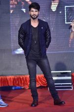 Shahid Kapoor at Haider promotions at Umang College festival  in Parle, Mumbai on 15th Aug 2014 (217)_53ef4ab92cb6b.JPG