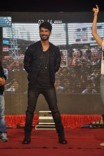 Shahid Kapoor at Haider promotions at Umang College festival  in Parle, Mumbai on 15th Aug 2014 (231)_53ef4acb02d2a.JPG