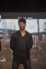 Shahid Kapoor at Haider promotions at Umang College festival  in Parle, Mumbai on 15th Aug 2014 (233)_53ef4ace00b6f.JPG