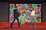 Shraddha Kapoor, Shahid Kapoor at Haider promotions at Umang College festival  in Parle, Mumbai on 15th Aug 2014 (227)_53ef4c757a5e0.JPG