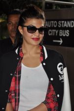 Jacqueline Fernandez snapped at airport in Mumbai on 16th Aug 2014 (21)_53f09a5202c36.JPG