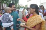 Vivek Oberoi, Priyanka Alva at Isckon for janmashtami in Juhu, Mumbai on 17th Aug 2014 (38)_53f1a92b6d2b7.JPG